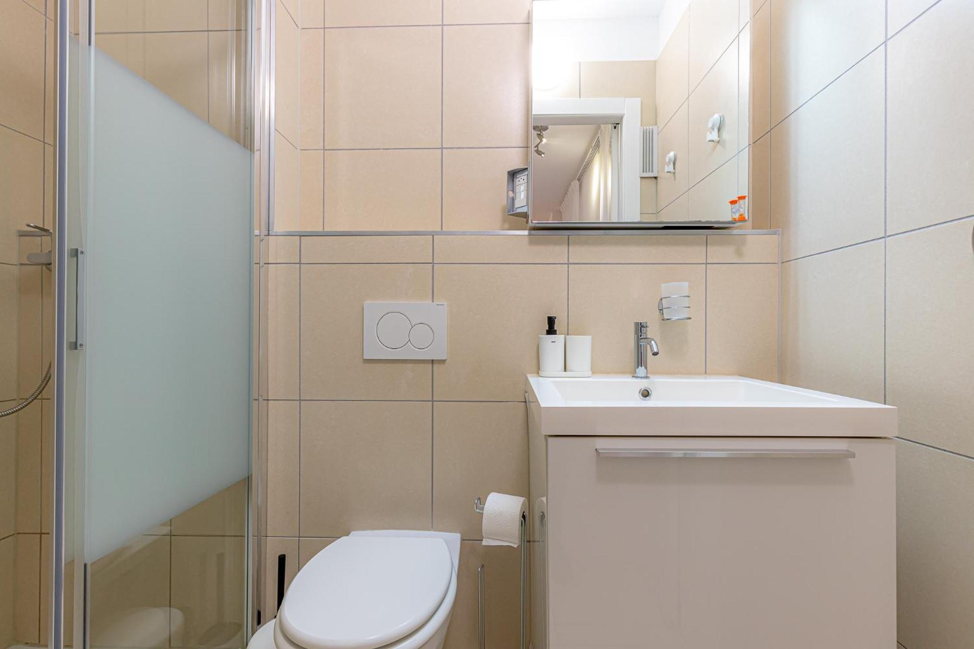 Lugano Station Apartment With Free Parking Zewnętrze zdjęcie